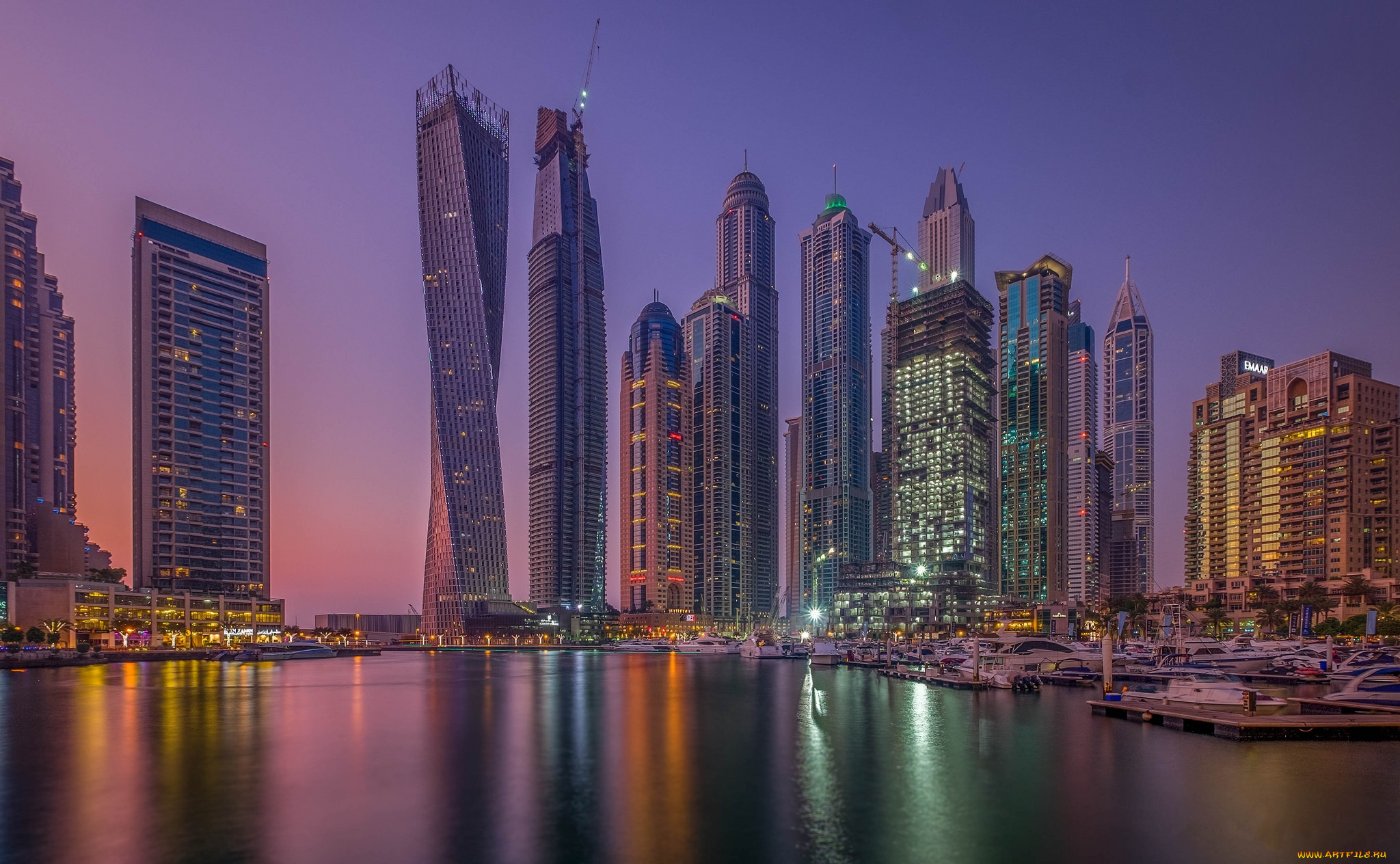 Uae cities. Небоскребы Дубая. Высотки ОАЭ. Дубай высотки ночью.